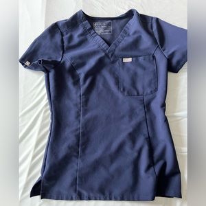 Navy FIGS Slim Catarina One Pocket Scrub Top - XXS